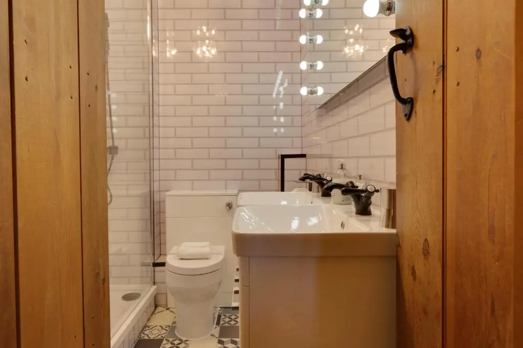 Bathroom installation in Tarrant Keynston